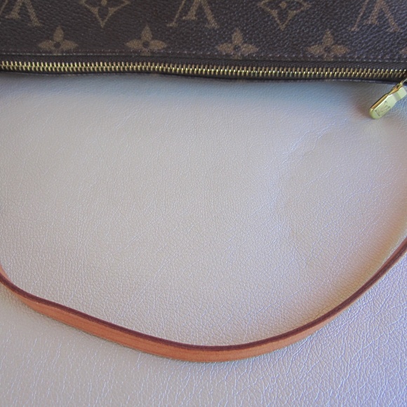 SOLD Auth. Louis Vuitton Monogram Pochette Clutch - Picture 2 of 8